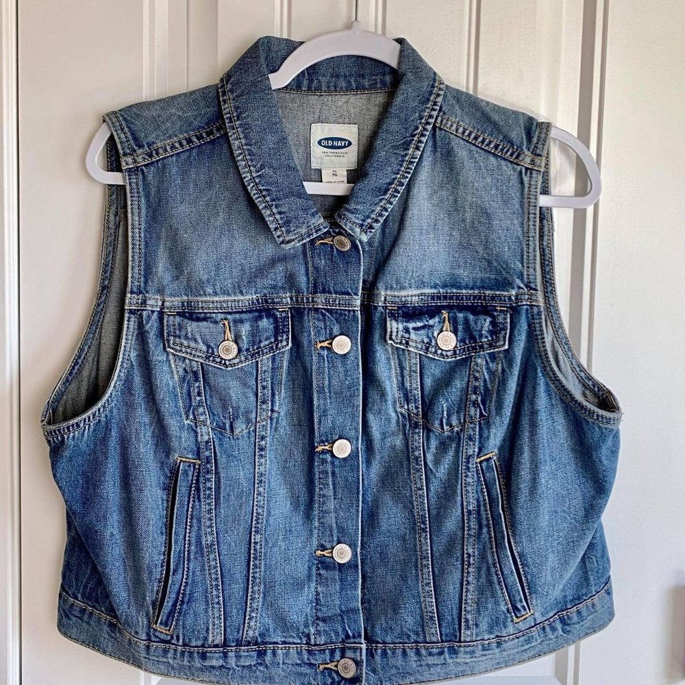 Women's Classic Sleeveless Jean Jacket